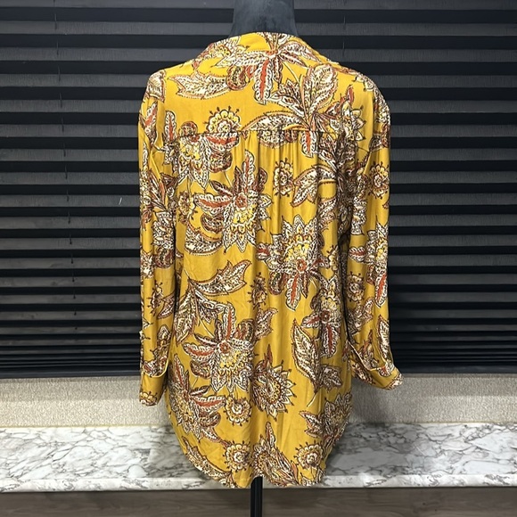 Cocomo Women’s Gold Print 3/4 Sleeve Button V-neck Collarless Blouse Large - Picture 3 of 7